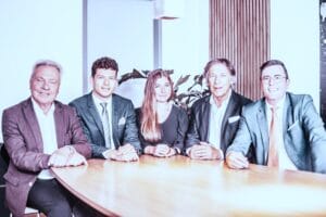 Anwälte und Notare in Hannover beraten zu Immobilien und anderen Rechtsgebieten in modernem Büro