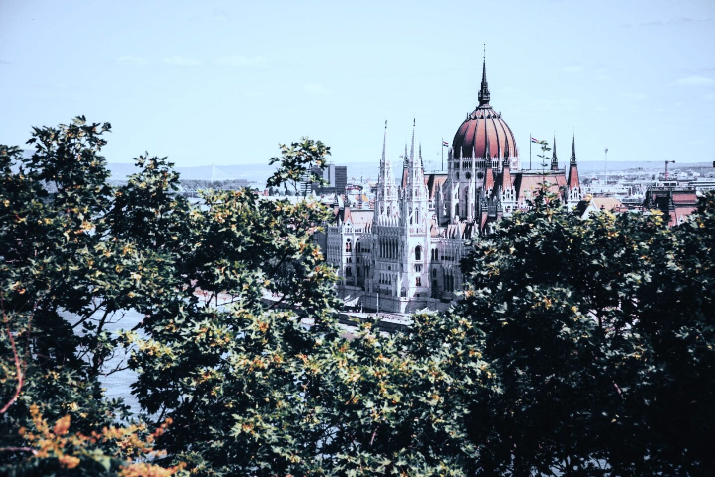 Warum Ungarn für spirituelle Unternehmer die richtige Wahl ist - Steuervorteile achtsam nutzen